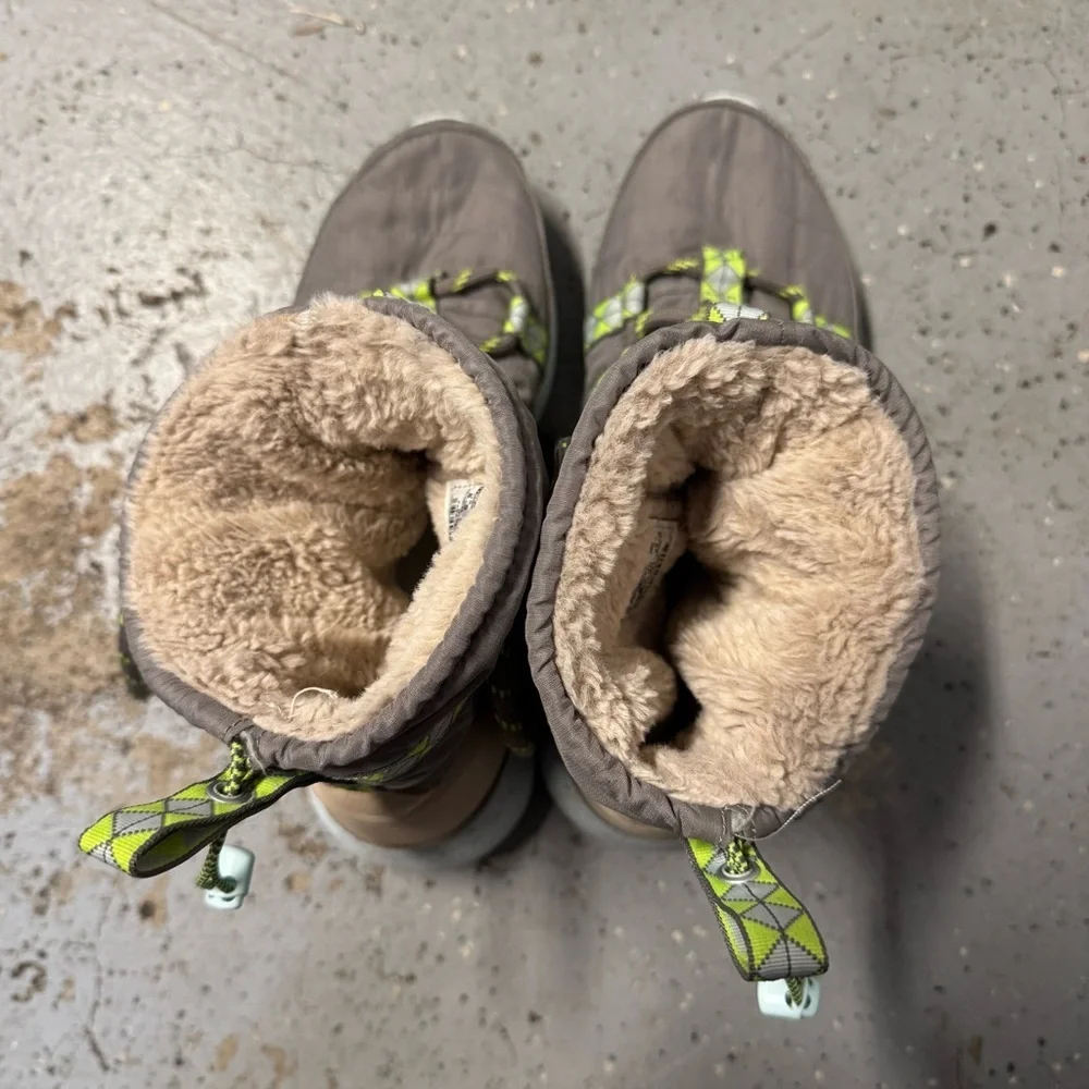 Nike Rosherun Hi Sneakerboot gray green boots